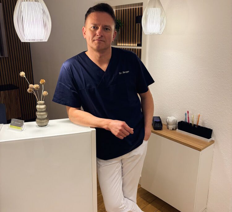 Zahnarzt Dr. Adrian Berger Willkommen in Ihrer Zahnarztpraxis